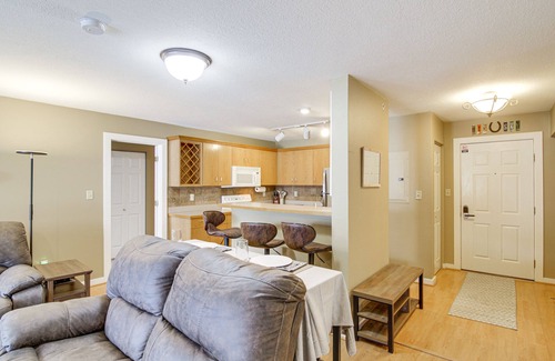 Big Sky Condo | First-Floor Big Sky Condo with Hot Tub!