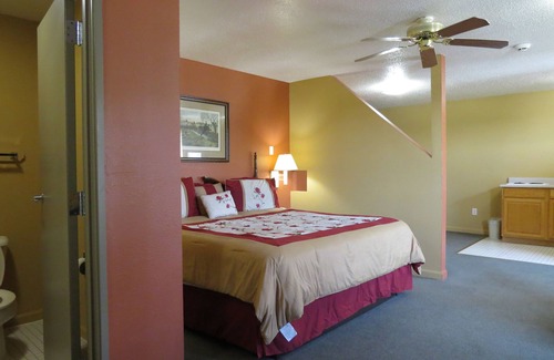 Caseyville Hotel | First Western Inn Caseyville