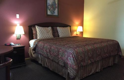 Fairmont City Hotel | First Western Inn - Fairmont City