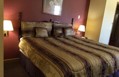 Fairmont City Hotel | First Western Inn - Fairmont City
