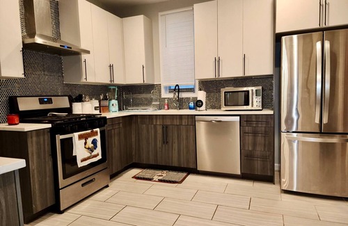 Detroit Apartment | Fischer House Indian Village Nn01