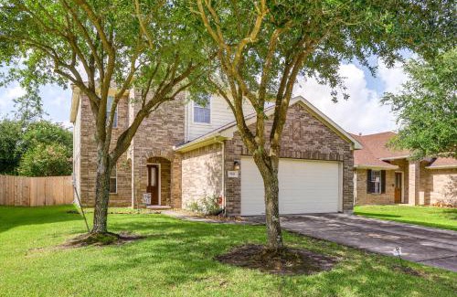 Humble House | Fish and Hike Pet-Friendly Humble Home with Yard