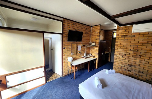 Fish Creek Hotel | Fish Creek Hotel