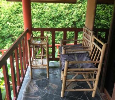 Bai Lan Hotel | Fish House Bungalows