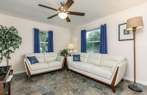 Tarpon Springs Apartment | Fish in Lake Tarpon or the Gulf of America!