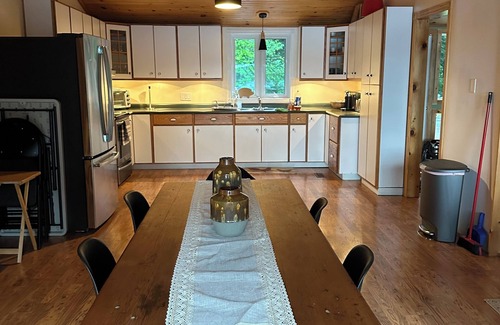 Cloyne Cottage | Fish Upon a Star is located on Skootamatta lake in Cloyne, Ontario.