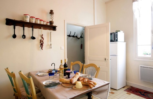 Carcassonne Cottage | Fisherman's Cottage Overlooking the Canal du Midi