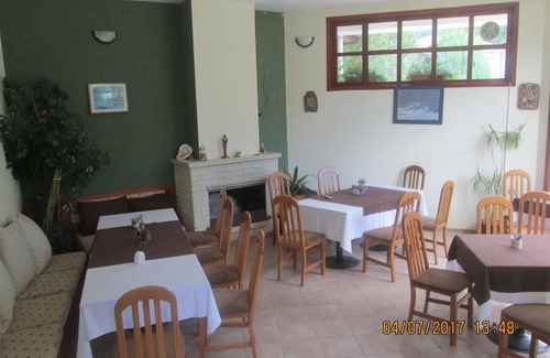 Beden Hotel | Fisherman's Hut Family Hotel