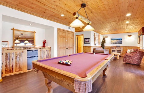 Boulder Bay Cabin | Fisherman's Paradise Lakefront - Hot Tub- Games