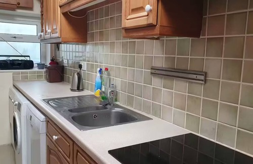 Llaneilian Cottage | Fisherman’s Cottage by the Beach and Lighthouse