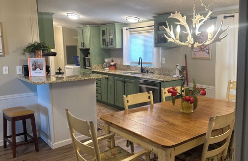 Navarro County House | Fisherman’s View! Located at Richland Chambers Lake
