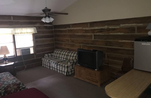 Hardin Apartment | Fishermen and families wanted!