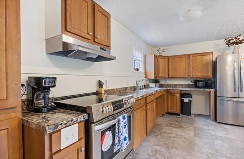 Barnett House | Fishermen, Side by side riders! 3bed 2bath with xtra Parking! Close to lake&loop