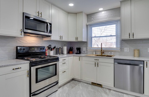 Fishers House | Fishers Home w/Deck & Grill: Walk Downtown!