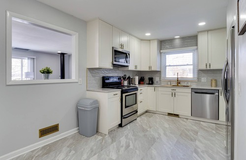 Fishers House | Fishers Home w/Deck & Grill: Walk Downtown!