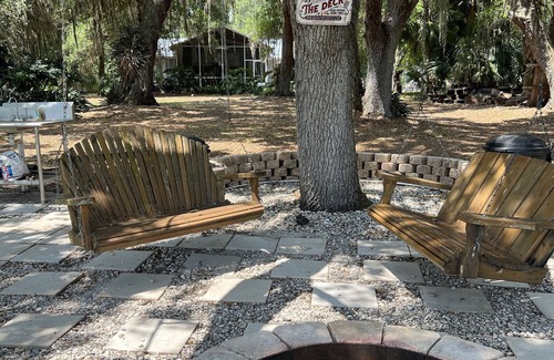 Fedhaven House | Fishing For a Peaceful Lakefront Getaway