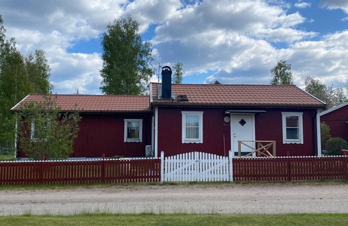 Tived House | Fishing for salmon at the lake Unden between Vänern and Vättern