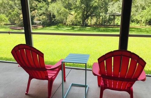 Historic Downtown Kissimmee Condo | Fishing Kayak paradise beside Lake Tohoa Family Pet Friendly