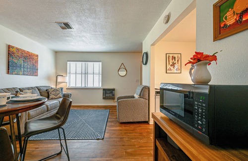 Broken Bow Cottage | Fishing Pond & Pier: Secluded Broken Bow Cottage!