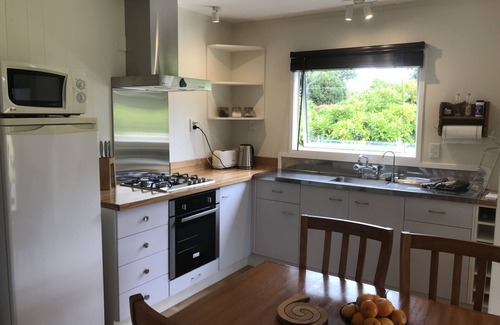 Kerikeri Cottage | FishMore Cottage on an organic citrus orchard