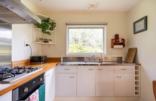 Kerikeri Cottage | FishMore Cottage on an organic citrus orchard