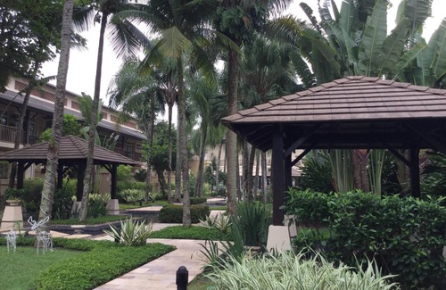 Enseada Apartment | Fit in gated beachfront condominium