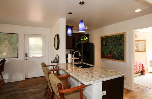 Oak Creek Apartment | FITZ RITZ~SERENE, MAGNIFICENT RED ROCK VIEWS, ON FOREST & GOLF COURSE, WILDLIFE!