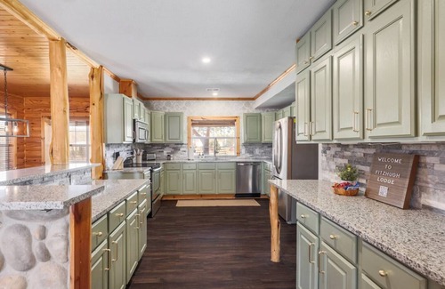 Dripping Springs House | Fitzhugh Lodge | Hill Country Retreat | Pool, Gameroom, Pickleball & More