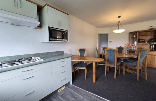Rewa House | Fitzroy Holiday Home ideal for Groups and Families