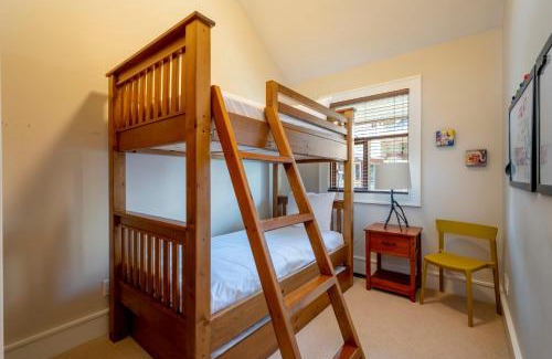 Whistler House | Fitzsimmons Walk 10 by Outpost Whistler