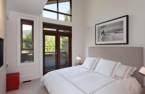 Whistler House | Fitzsimmons Walk 16 by Outpost Whistler