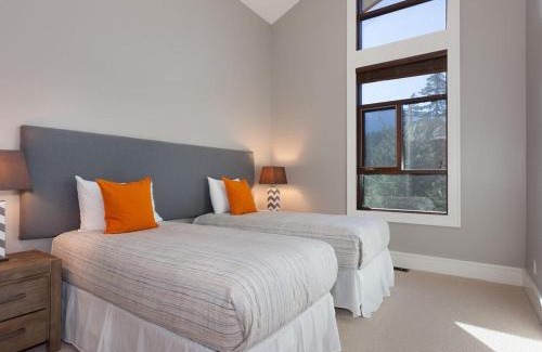 Whistler House | Fitzsimmons Walk 26 by Outpost Whistler