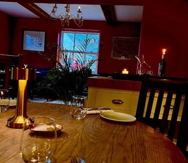 Lechlade Hotel | Five Alls