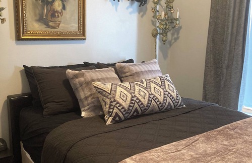 Boystown Bed & Breakfast | Five bedroom - 3 bath - Sleeps 12