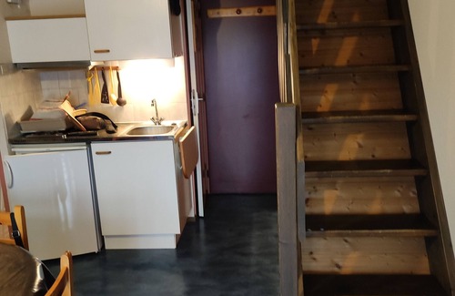 Premanon Apartment | Five minutes from skating rink, cross-country ski trails Duplex apartment