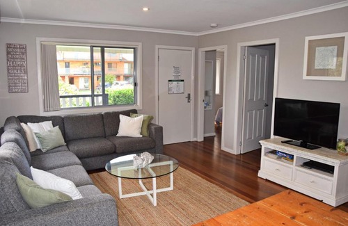South West Rocks House | Five On Trial - Bring your own linen