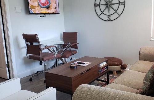 Bay Esplanade House | Five Palms Suite 203 - Daily - Weekly - Monthly