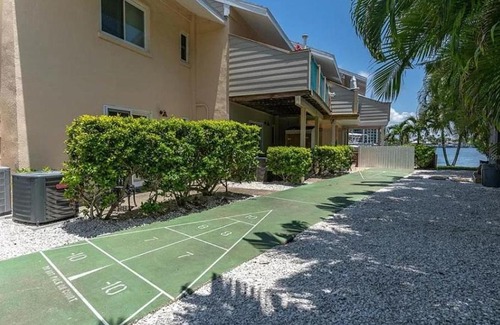 Bay Esplanade House | Five Palms Suite 203 - Daily - Weekly - Monthly