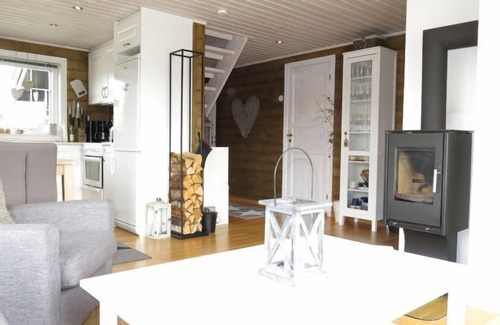 Tjaldal House | Fjellheimen by Interhome