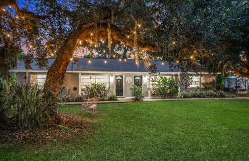 Homosassa House | FL's Nature Coast Getaway - 4BR, 2BA, Boat Parking