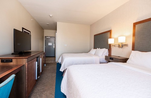 Pratt Hotel | Flag Point Inn & Suites Pratt by FairBridge