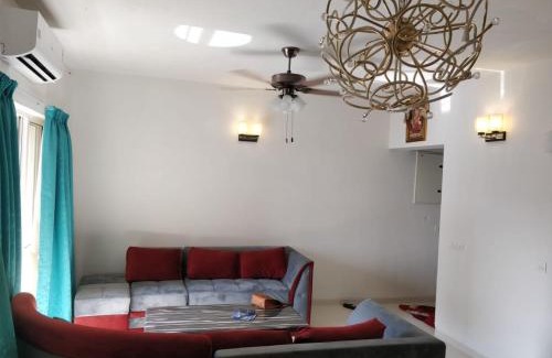 Chinar Park House | FLAGSHIP AIRPORT GUEST HOUSE