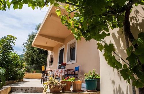 Poulata Apartment | Flamiatos Garden Cottages
