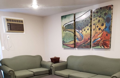Dutch John Hotel | Flaming Gorge Resort