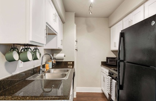 Oakmont Heights Apartment | Flamingo 2 | 1-Bedroom| Near Downtown & The Domain