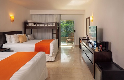 Punta Cancun Resort | Flamingo Cancun - All Inclusive