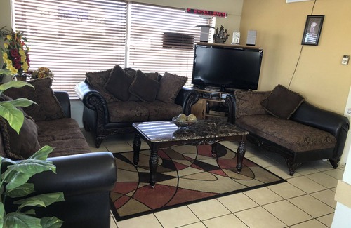 Elk City Hotel | Flamingo Inn