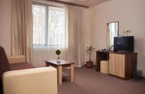 Parvenets Hotel | Flamingo Plovdiv