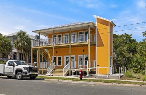 Cedar Key Apartment | Flamingo Room a Cozy Studio Retreat