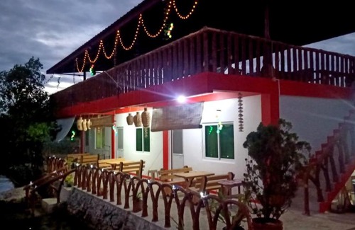 Alaminos House | Flamingo Room - Fan Only at Casa Bolo - 15mins to Hundred Island